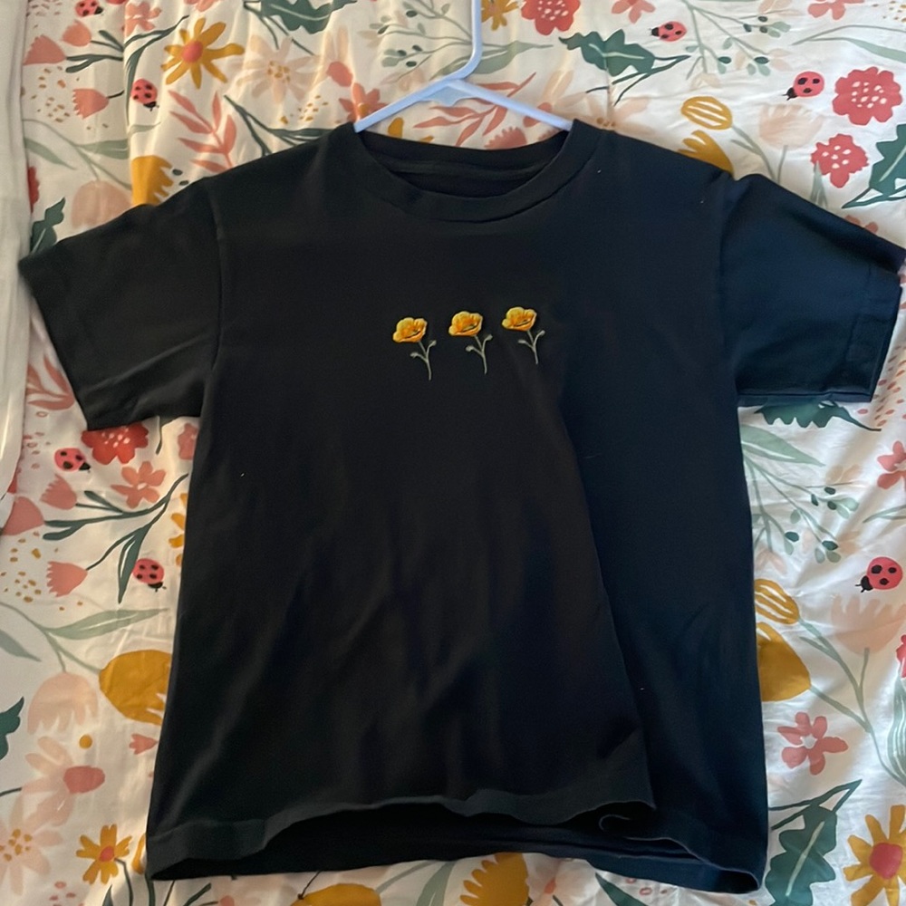 This is a size 10 girls it is from pacsun and it has no tags in it used